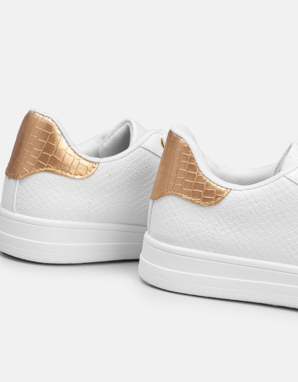 0821484_49600155-lefko-sampani-gynaika-sneakers-gynaikia-papoutsia-3