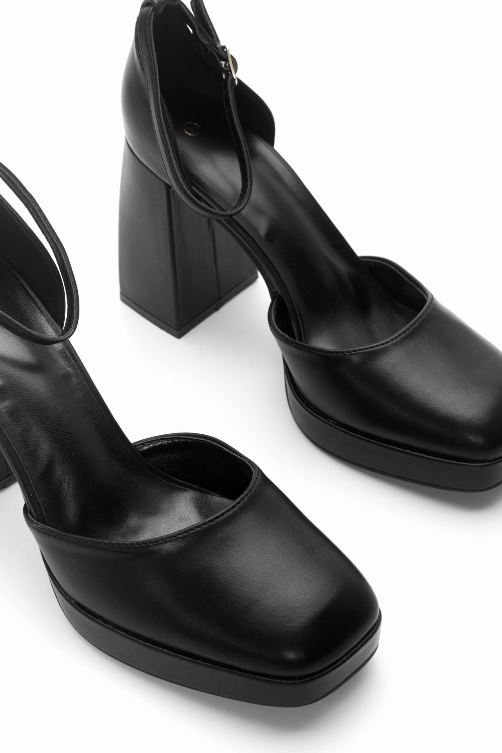 goves-me-mpareta-fiapa-100151-g8w7